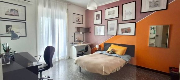 Квартира с 4 комнатами в Бари, Италия № 21502 2