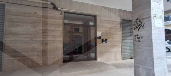 Квартира с 4 комнатами в Бари, Италия № 21502 25