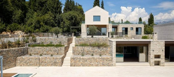 6 bedrooms Villa in Tivat, Montenegro No. 231 4