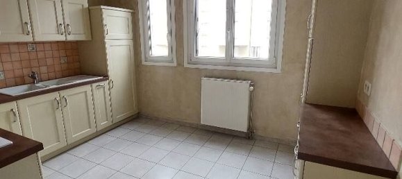 3 rooms Apartment in Tarbes, France No. 337025 2
