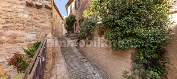 2 Schlafzimmer Haus in Spello, Italy, Nr. 129962 2