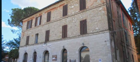 2 bedrooms Apartment in Asciano, Italy No. 340850 2