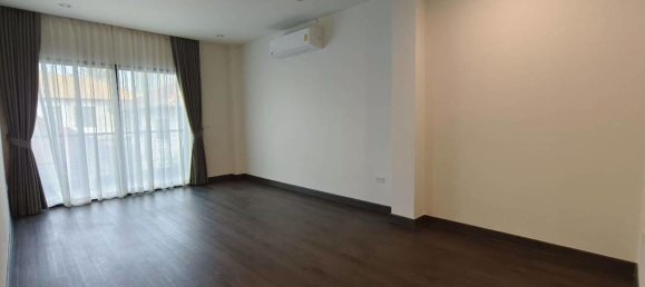 4 Schlafzimmer Haus in Watthana, Thailand, Nr. 7874 29