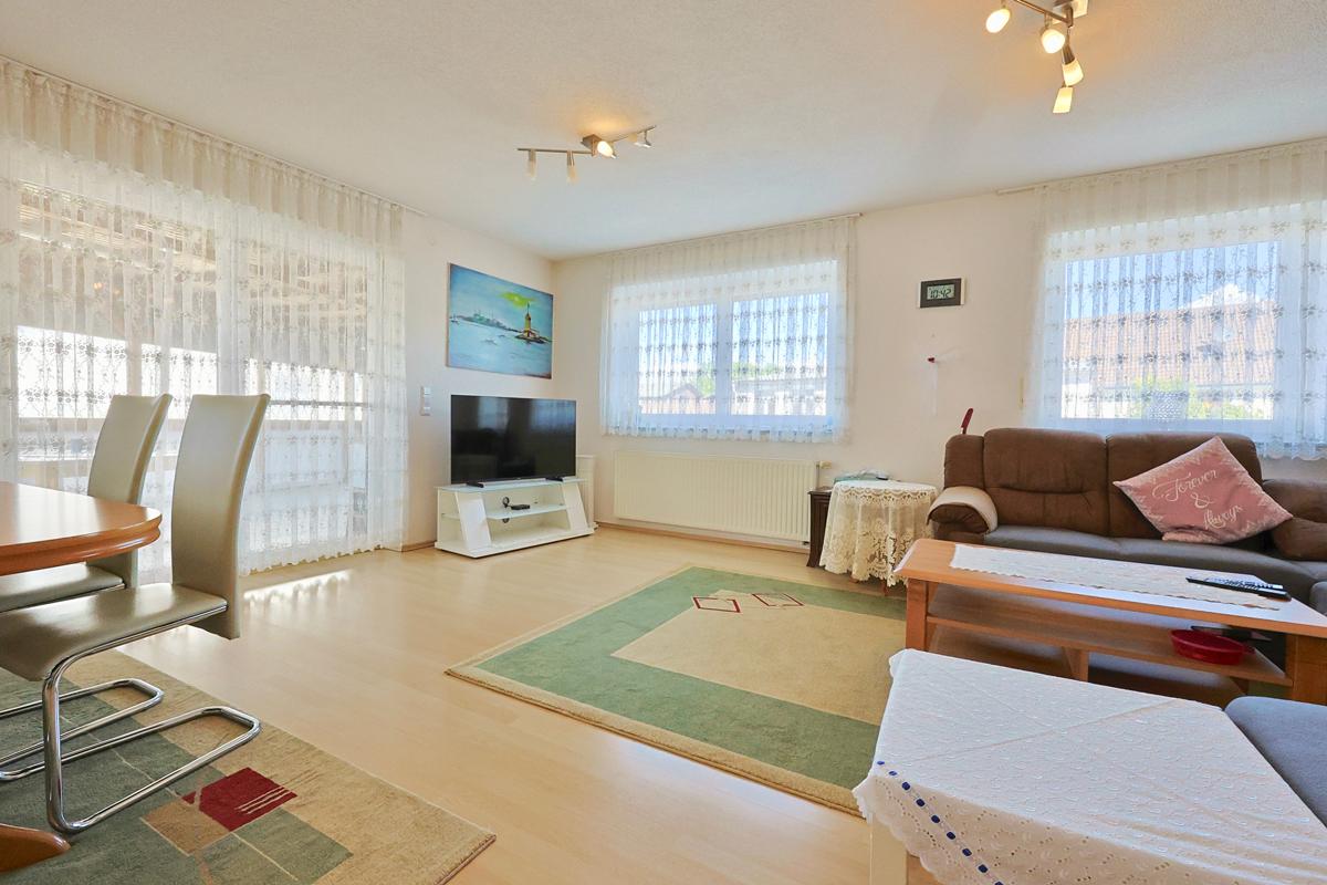 3 bedrooms Apartment in Neu-Ulm, Germany No. 274385