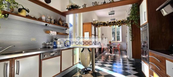 7 bedrooms Villa in Pavia, Italy No. 225897 8