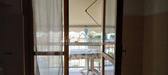 5 bedrooms Apartment in Massa, Italy No. 357058 5