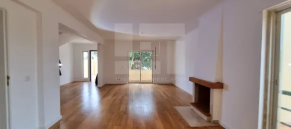 3 bedrooms House in Cascais, Portugal No. 179205 2