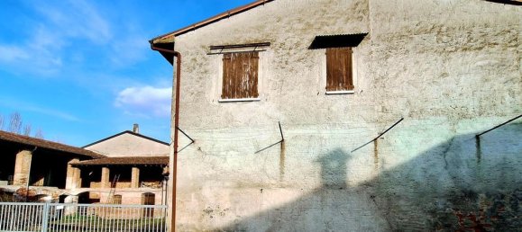 5 bedrooms House in Isola Dovarese, Italy No. 212860 26