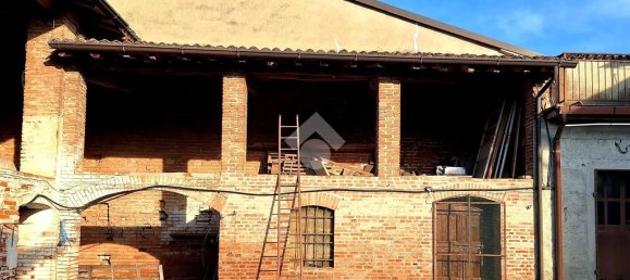 5 bedrooms House in Isola Dovarese, Italy No. 212860 24