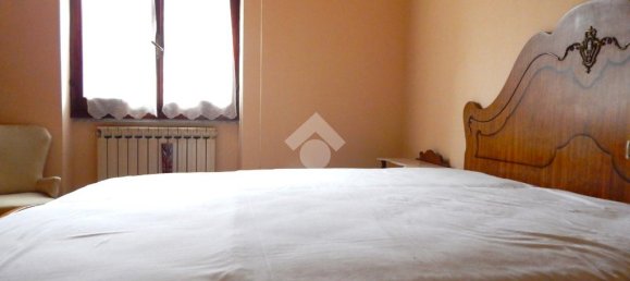 5 bedrooms House in Isola Dovarese, Italy No. 212860 16