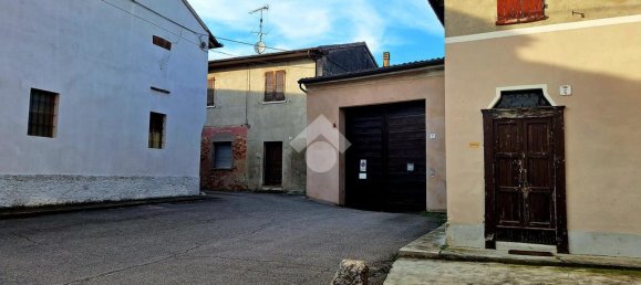 5 bedrooms House in Isola Dovarese, Italy No. 212860 25