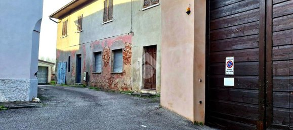 5 bedrooms House in Isola Dovarese, Italy No. 212860 27