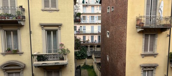 4 bedrooms Apartment in Turin, Italy No. 359103 6