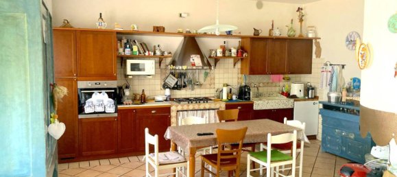 2 bedrooms House in San Ginesio, Italy No. 90063 17