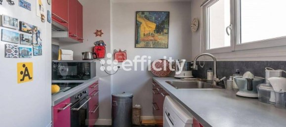 Квартира с 4 спальнями в Бур-ля-Рен, Франция № 163295 3