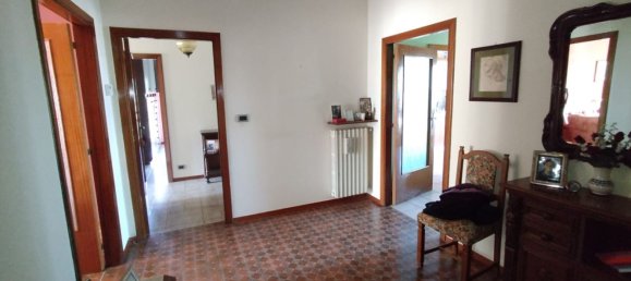 Apartamento de 6 dormitorios en Guardiagrele, Italy No. 333436 5