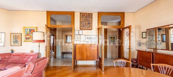 5 bedrooms Apartment in Seregno, Italy No. 168689 4