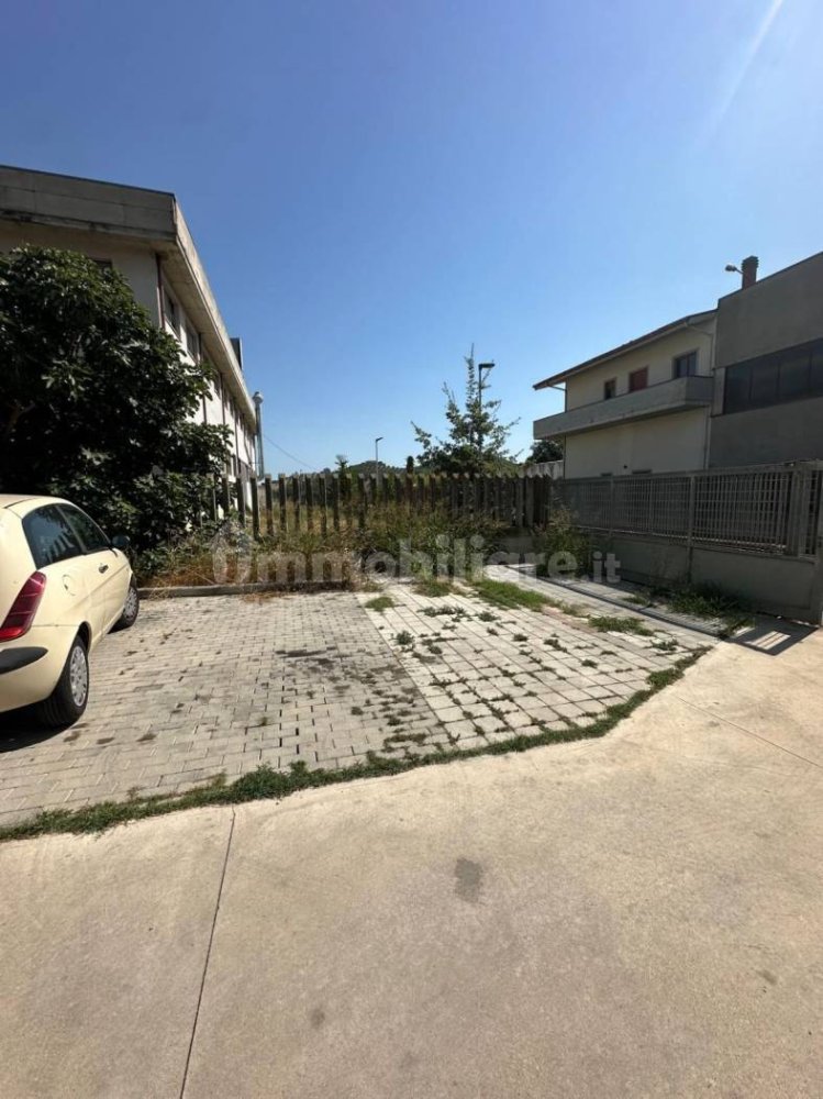 Apartamento T3 em Cappelle sul Tavo, Italy N.º 165951
