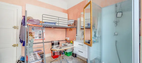 Studio in Paris, France No. 318170 3