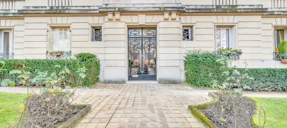 Studio in Paris, France No. 318170 2