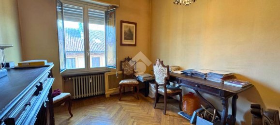 6 rooms Apartment in Turin, Italy No. 36025 2
