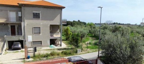 4 bedrooms House in Pescara, Italy No. 281430 5