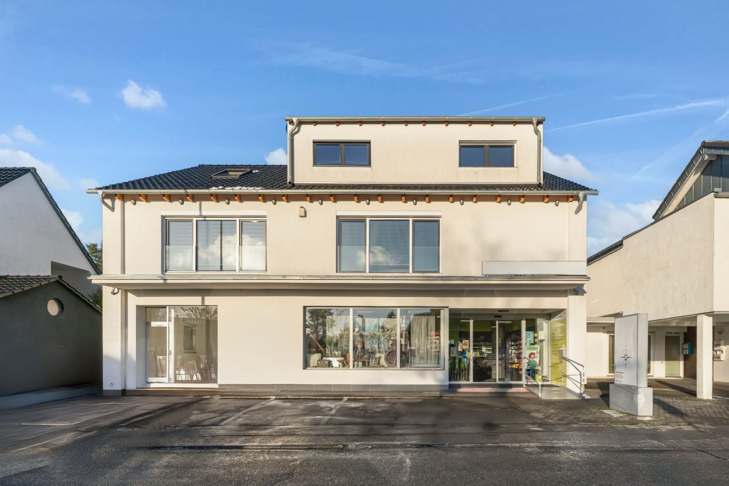 7-salle Bâtiment à Rhein-Erft, Germany No. 120808