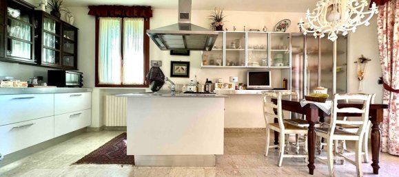 7 chambres Villa à Livorno, Italy No. 376923 10