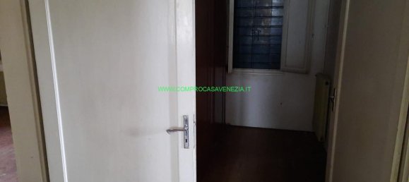 5-Zimmer Haus in Casier, Italy, Nr. 237700 3