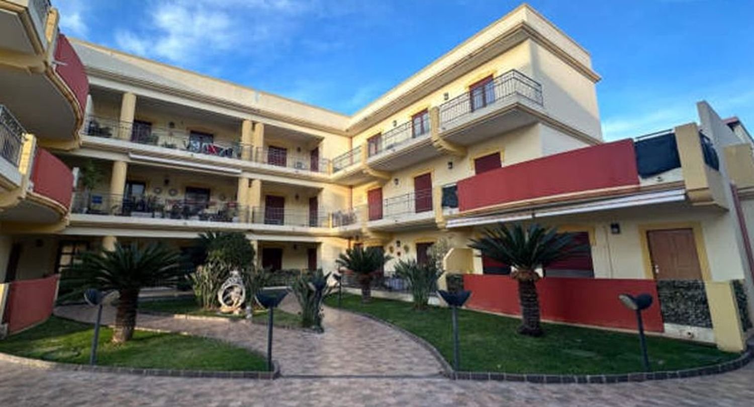 5 bedrooms Apartment in Torregrotta, Italy No. 351341