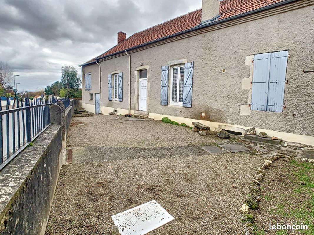 3 Schlafzimmer Haus in Creuzier-le-Vieux, France, Nr. 287236