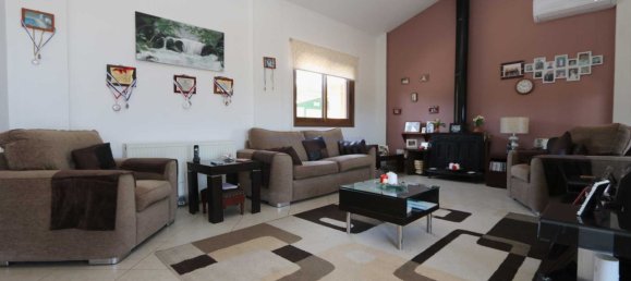 5 bedrooms House in Paralimni, Cyprus No. 23818 3