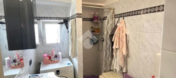 4-salle Appartement à Genoa, Italy No. 15147 28