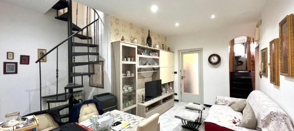 4-salle Appartement à Genoa, Italy No. 15147 9