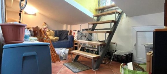 4-salle Appartement à Genoa, Italy No. 15147 12