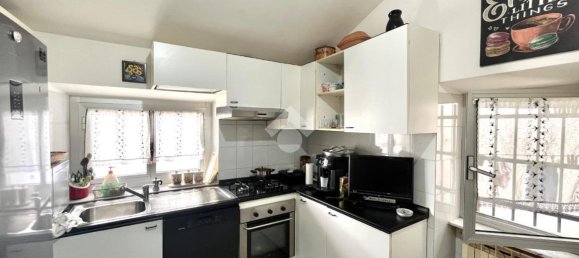4-salle Appartement à Genoa, Italy No. 15147 27