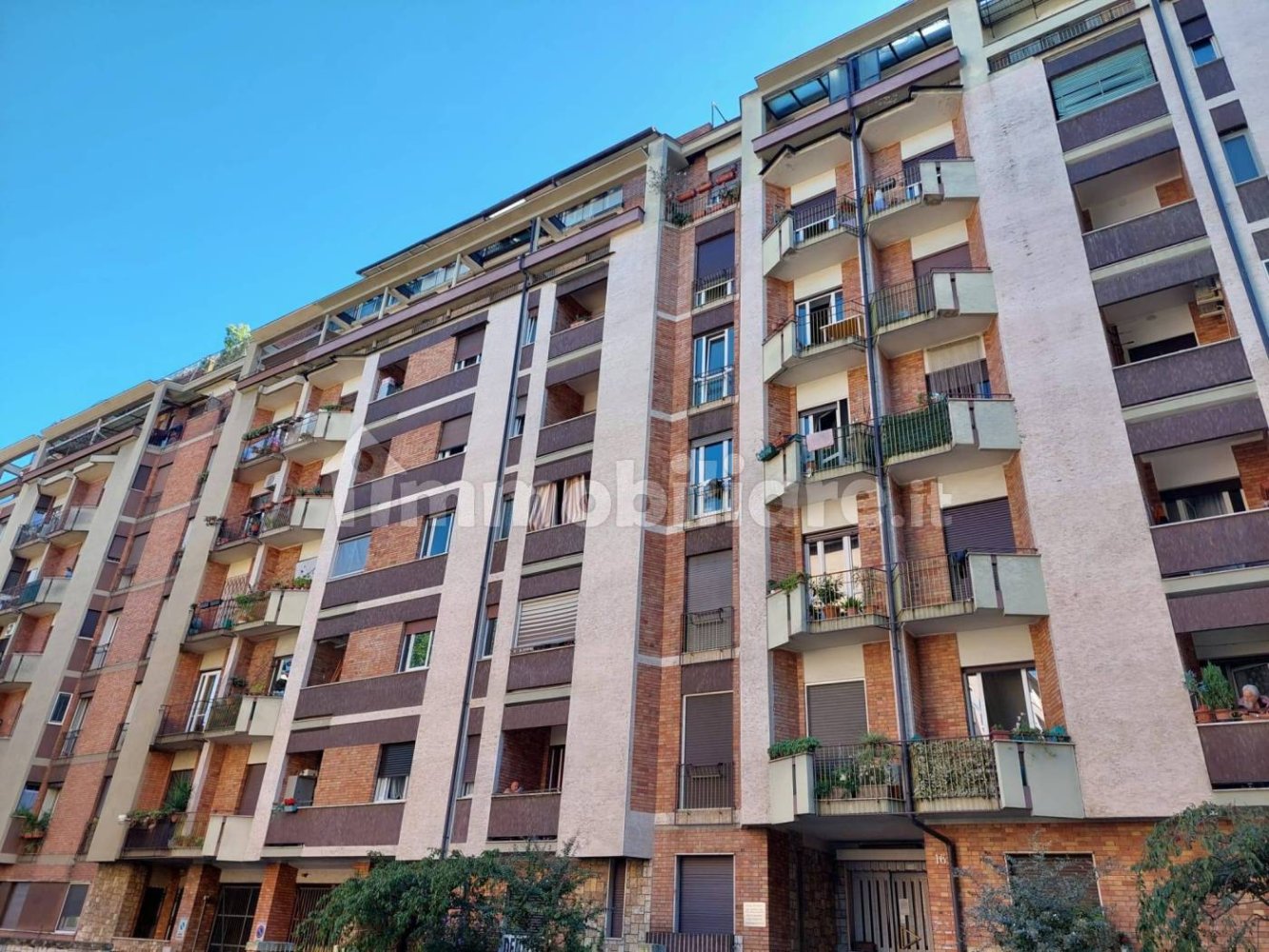 1 bedroom Apartment in Turin, Italy No. 379946
