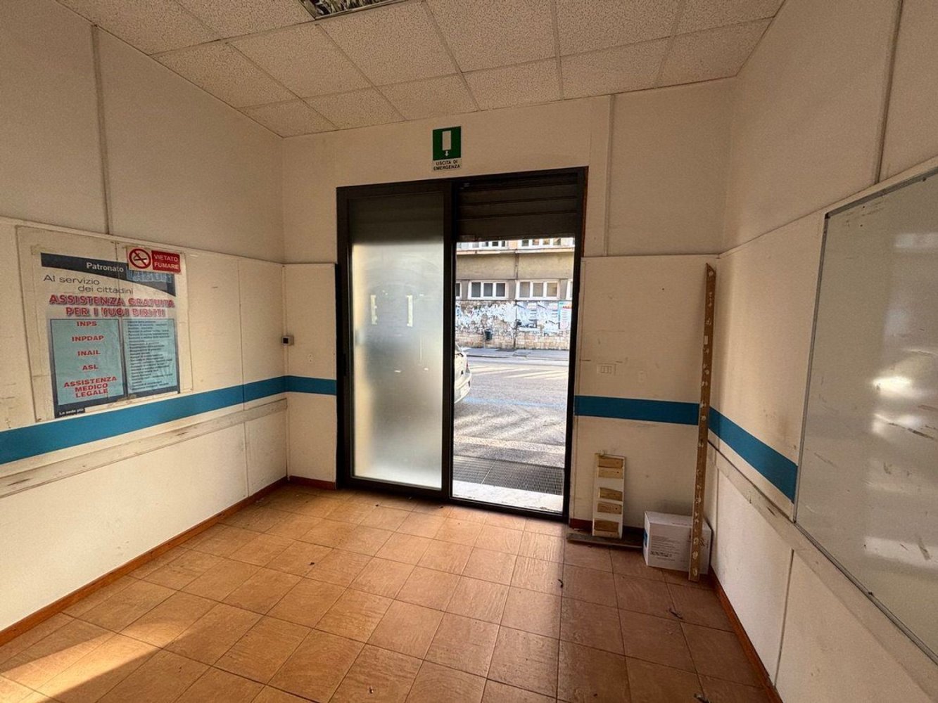 85m² Commercial property in Genoa, Italy No. 400435