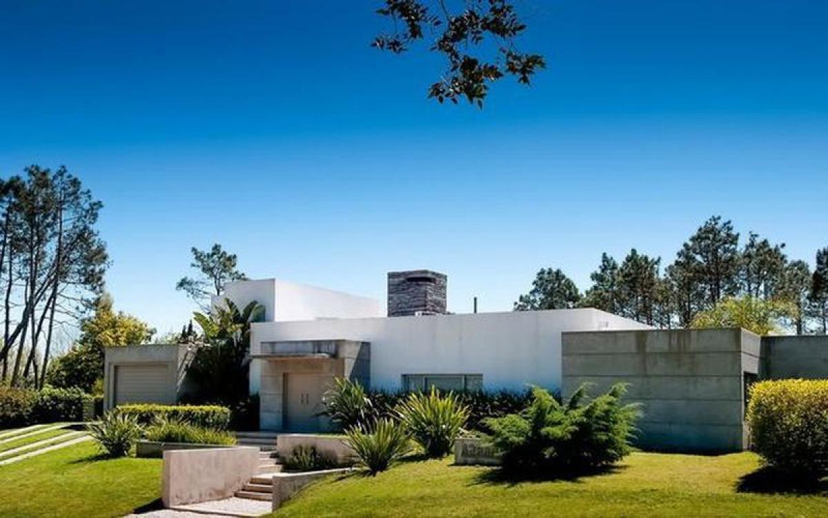 3 bedrooms House in Maldonado, Uruguay No. 6442