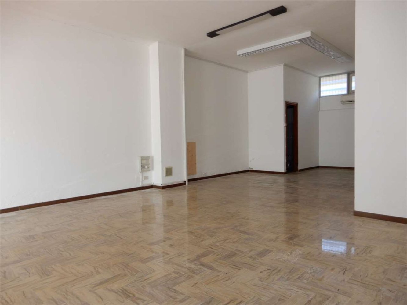 Propiedad comercial en Udine, Italy 59 m² No. 290531