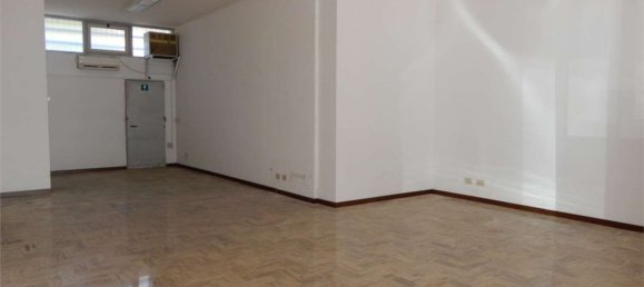 Propiedad comercial en Udine, Italy 59 m² No. 290531 2