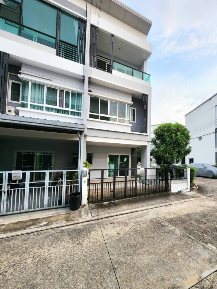 Таунхаус с 3 спальнями в Банг Кхен, Таиланд № 65072