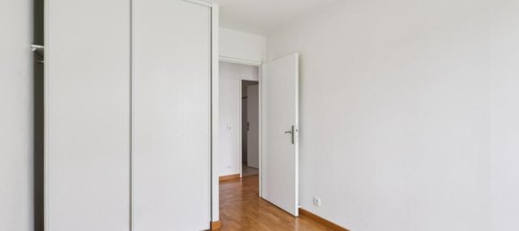 Apartamento de 3 dormitorios en Ris-Orangis, France No. 327951 8