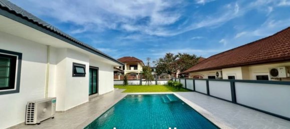 4 bedrooms Villa in Pattaya, Thailand No. 25592 10