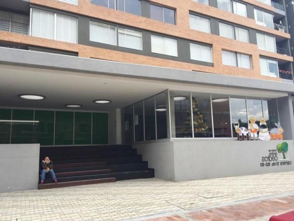 Casa de 3 dormitorios en Bogotá, Colombia No. 12975