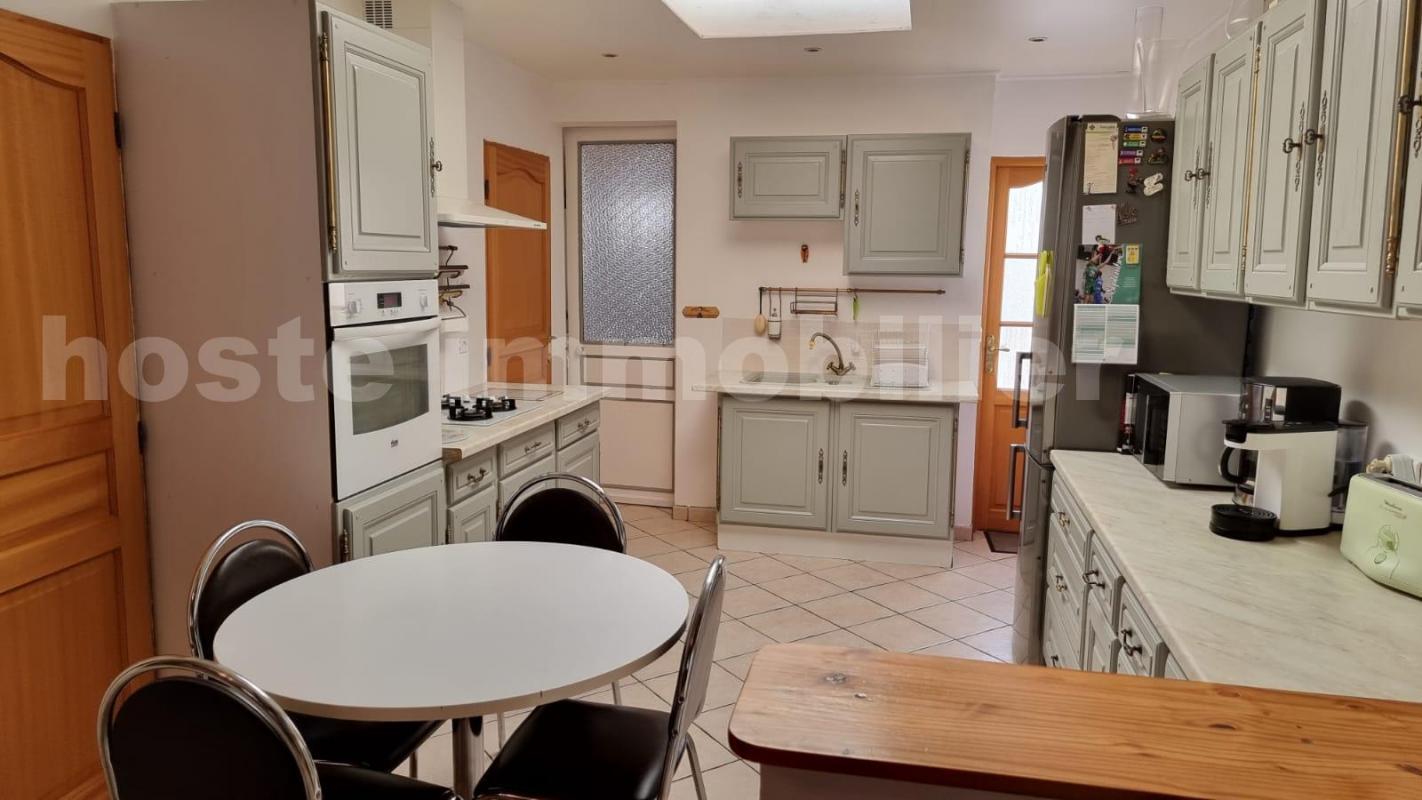 4 chambres Maison à Tourcoing, France No. 93704