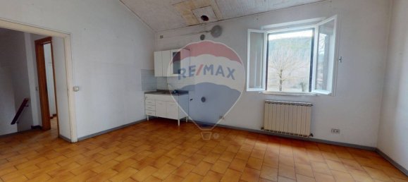 2 rooms Apartment in Perugia, Italy No. 151276 3