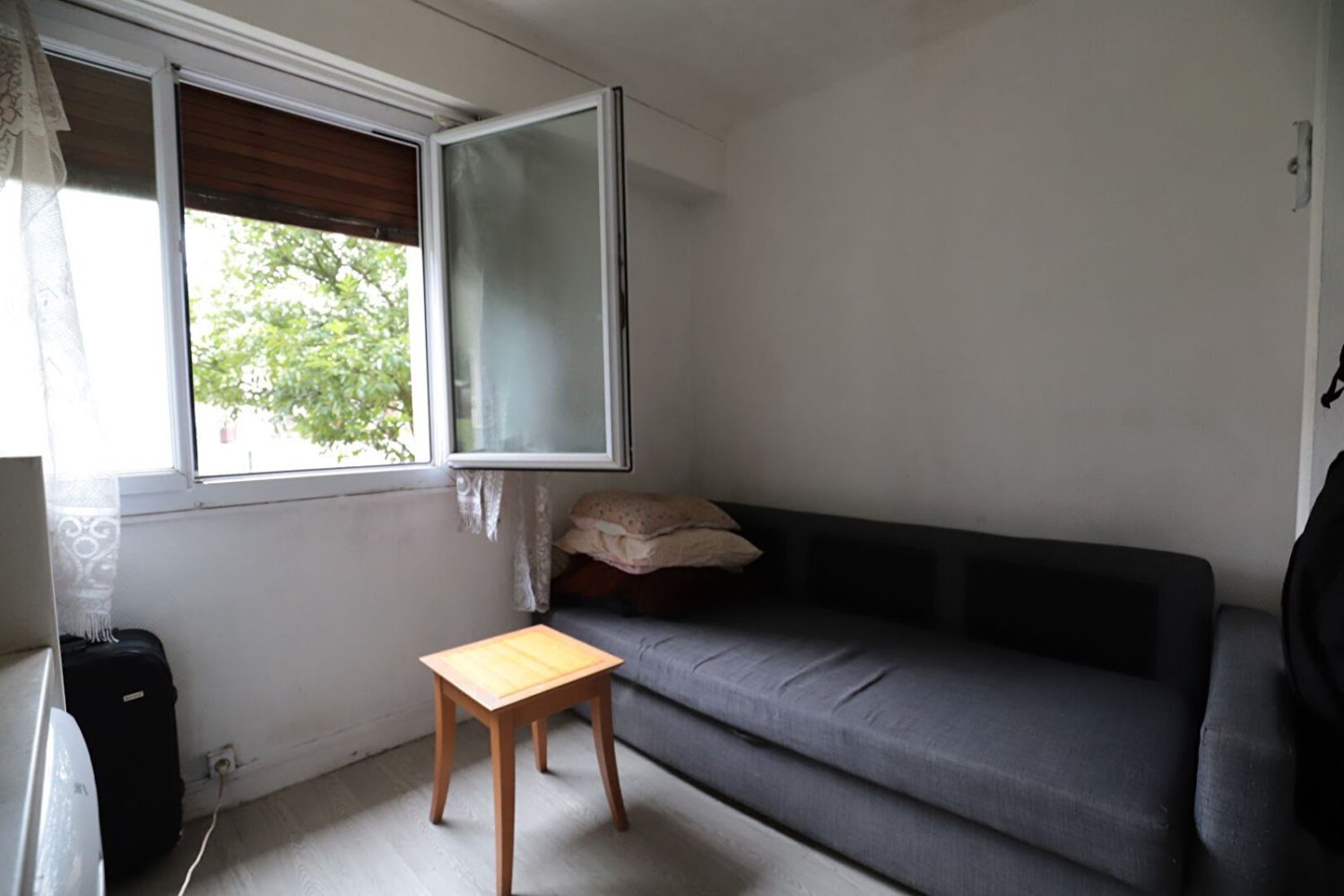 Estudio en Clamart, France No. 168227