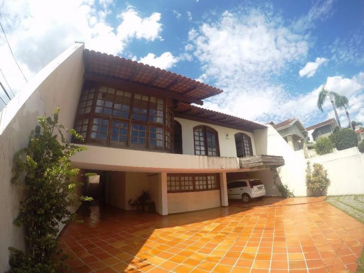 Casa de 4 dormitorios en Curitiba, Brazil No. 452319