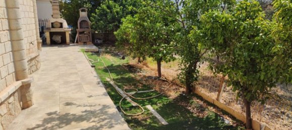 Вилла с 5 спальнями в Трани, Италия № 331278 2